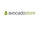 Ein grünes Avocado-Symbol begleitet den Text "avocadostore" in Schwarz und Grün auf weißem Hintergrund. Die schlichte Gestaltung betont Nachhaltigkeit und Online-Handel. Ideal für SEO im Bereich Eco-Shopping.